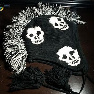 Mohawk skull ski hat